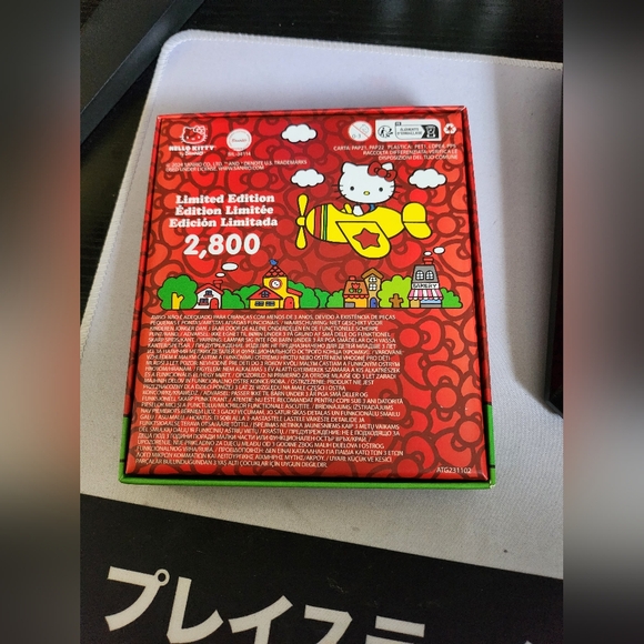 Sanrio Hello Kitty Limited Edition Pin - Picture 2 of 3